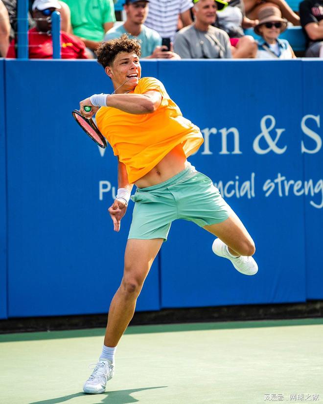 步履维艰 步履维艰